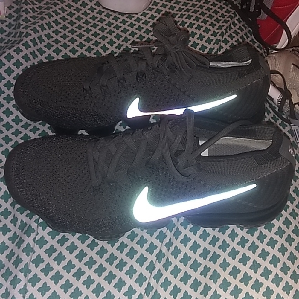 Nike grey size 8